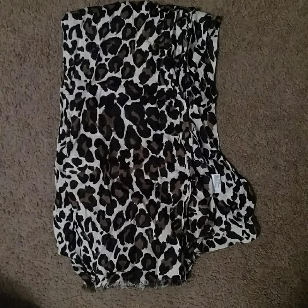 Large rectangle leopard print scarf